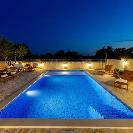 Seven Olives With Heated Pool Near Krka Waterfalls