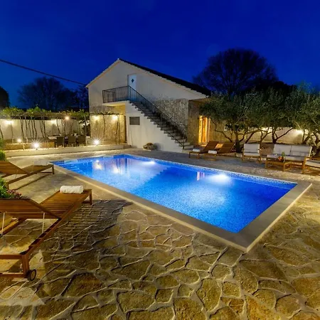 Seven Olives With Heated Pool Near Krka Waterfalls Villa Planjane